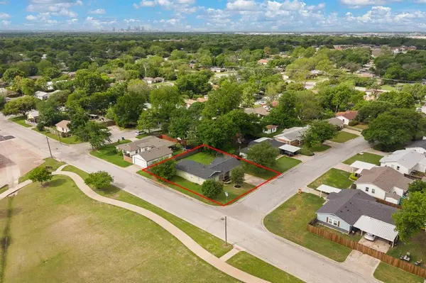 5328 Caroldean Street, Haltom City, TX 76117