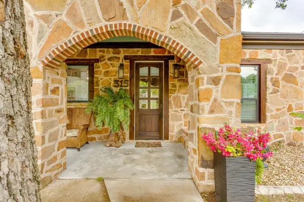 315 Cleveland Avenue, Weatherford, TX 76086