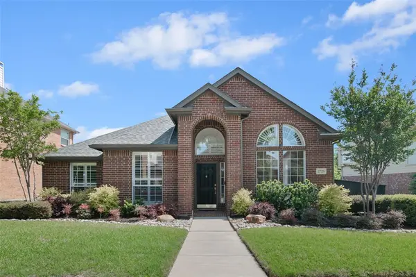 2729 Vista Bluff Boulevard, Lewisville, TX 75067