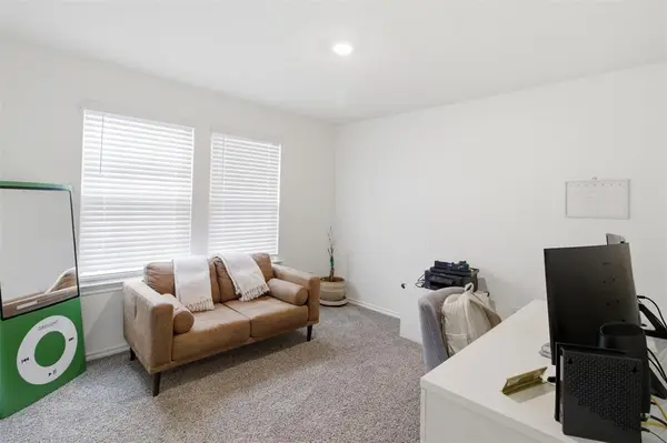 1301 Stuarts Forest Drive, Denton, TX 76207