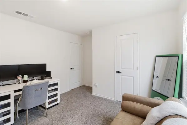 1301 Stuarts Forest Drive, Denton, TX 76207