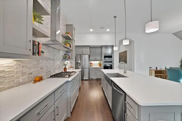 2012 Roundtree Circle E, Fort Worth, TX 76008