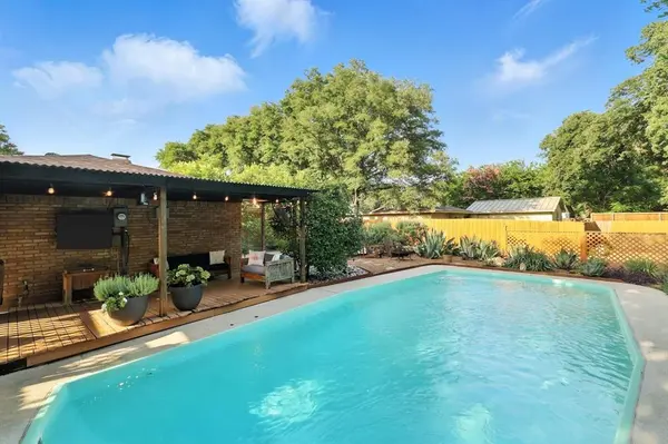 1306 Drexel Drive, Irving, TX 75061