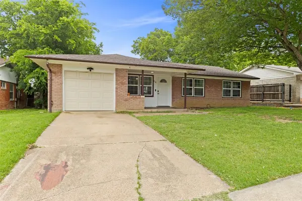 434 W Phillips Court, Grand Prairie, TX 75051