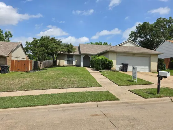 7119 Greenspring Drive, Arlington, TX 76016