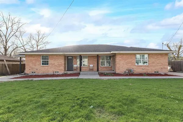 913 Live Oak Street #A, Royse City, TX 75189