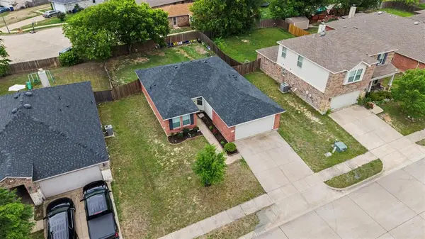 1269 Wysteria Lane, Burleson, TX 76028