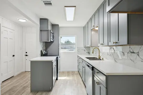 303 N Delphine Street, Terrell, TX 75160