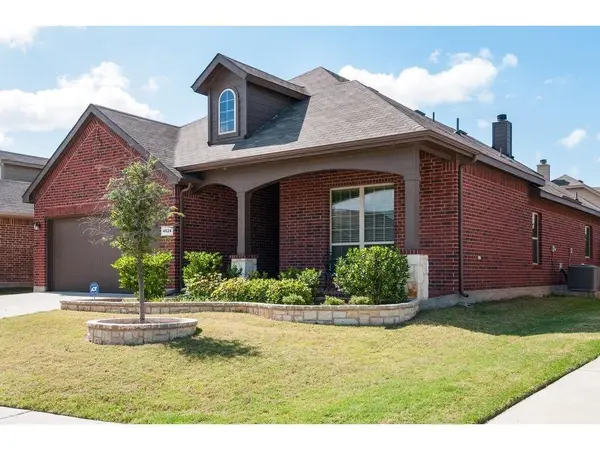 4624 Lazy Oaks Street, Fort Worth, TX 76244