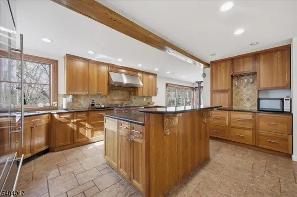 23 Lingert Ave, Clinton Town, NJ 08809