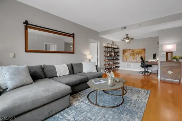 48 S Park St #507, Montclair Twp., NJ 07042