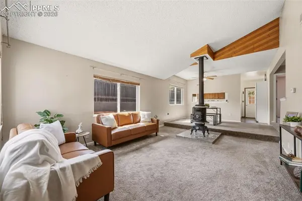 1010 W Sundance ST, Woodland Park, CO 80863