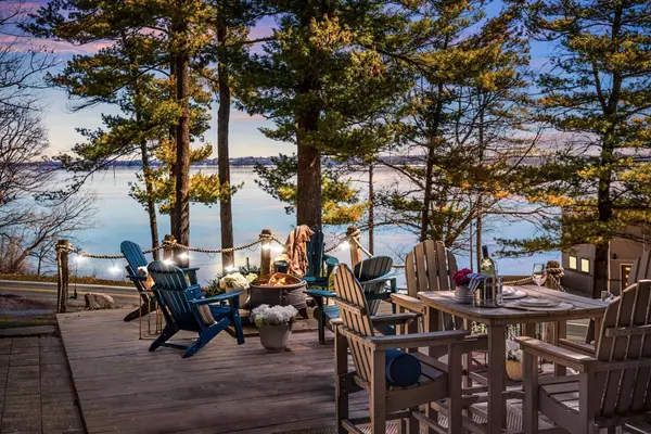 7787 East Shore RD, Peninsula Twp, MI 49686