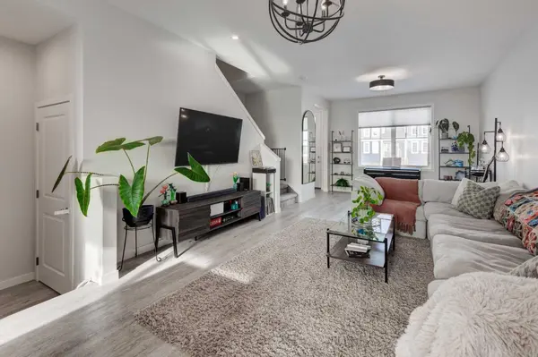 1969 Rangeview DR SE, Calgary, AB T3M 2B6