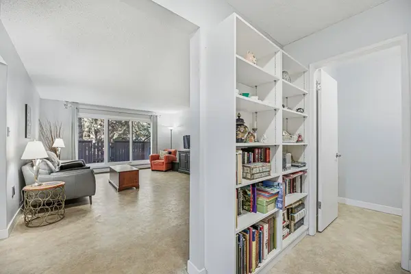 3130 66 AVE SW #830, Calgary, AB T3E 5K8