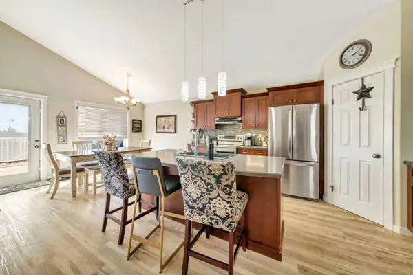 2305 46 AVE, Lloydminster, SK S9V 0Z5