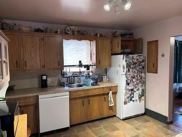 413 2 AVE W, Hanna, AB T0J 1P0