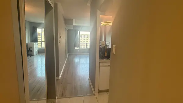 887 Bay ST #1610, Toronto C01, ON M5S 3K4