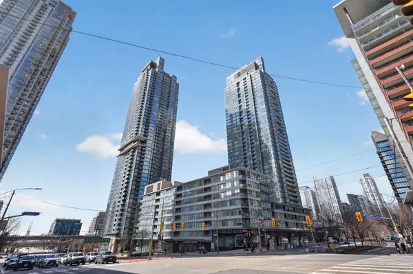 15 Brunel CT #623, Toronto C01, ON M5V 3Y6