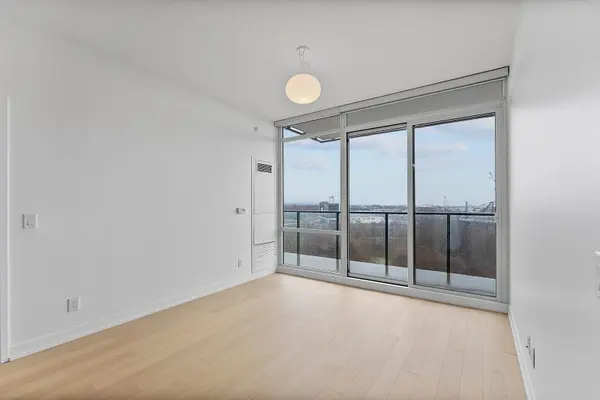 120 Bayview AVE #N814, Toronto C08, ON M5A 0G4