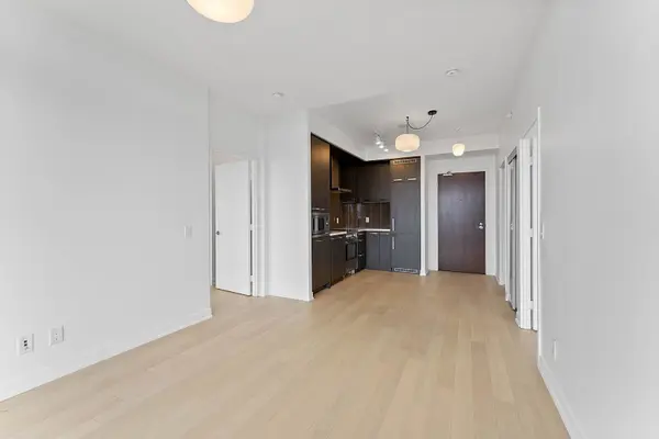 120 Bayview AVE #N814, Toronto C08, ON M5A 0G4