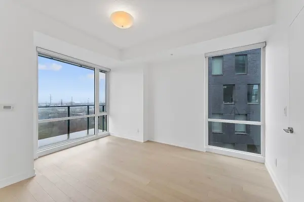 120 Bayview AVE #N814, Toronto C08, ON M5A 0G4