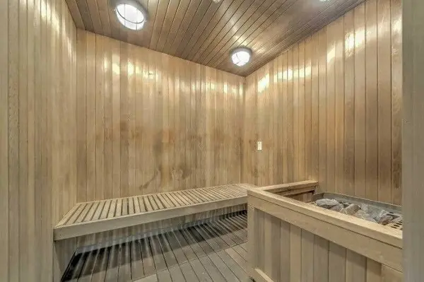 9201 Yonge ST #908, Richmond Hill, ON L4C 6Z2