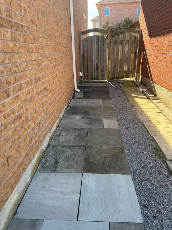 71 holly dr DR, Richmond Hill, ON L4S 2S4