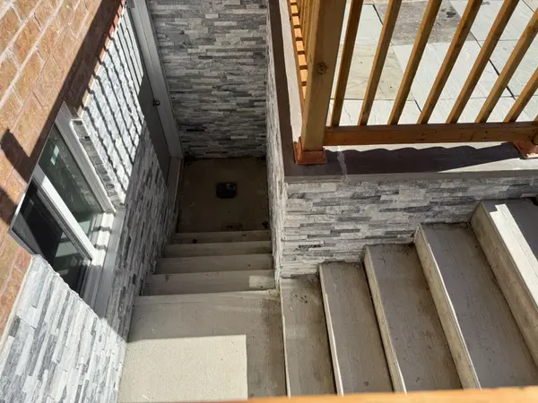 71 holly dr DR, Richmond Hill, ON L4S 2S4