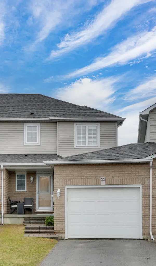 22 Sunset PL, Barrie, ON L4N 0T7