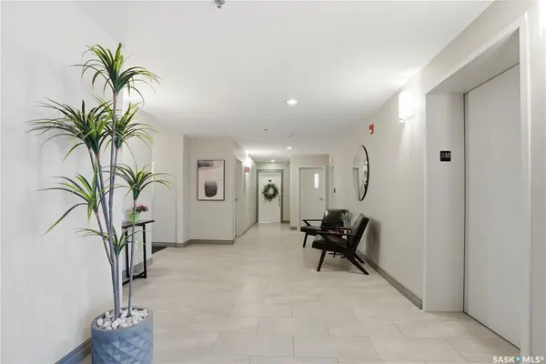 619 Saskatchewan CRESCENT W #111, Saskatoon, SK S7M 0A5