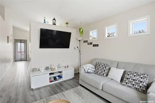 102 Whalley CRESCENT, Saskatoon, SK S7T 0H9