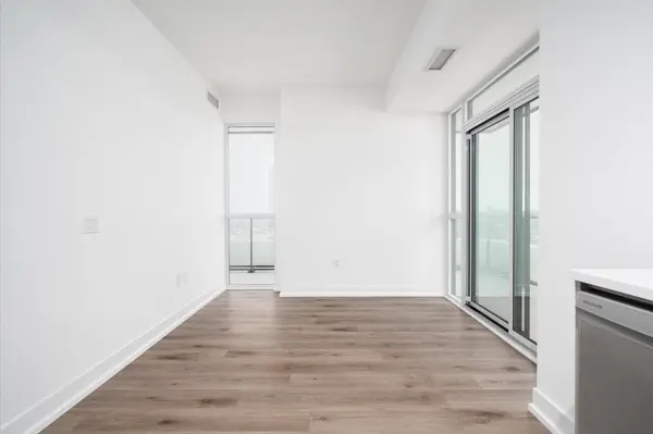 60 George Butchart DR #621, Toronto W05, ON M3K 0E1