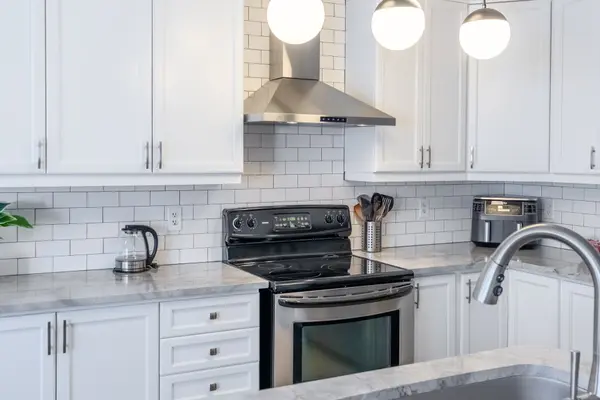 4680 Mcleod RD, Burlington, ON L7M 0K6