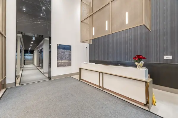 430 Square One DR #4905, Mississauga, ON L5B 0L6