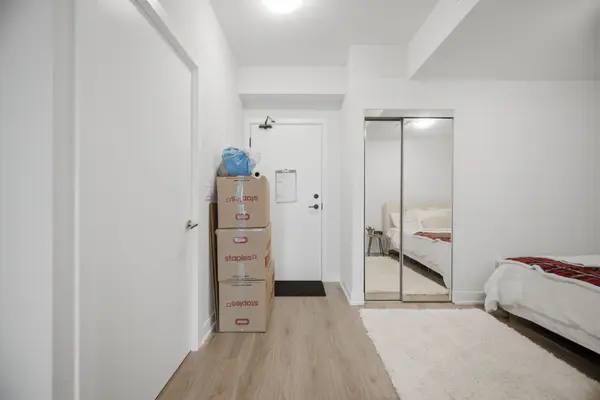 430 Square One DR #4905, Mississauga, ON L5B 0L6