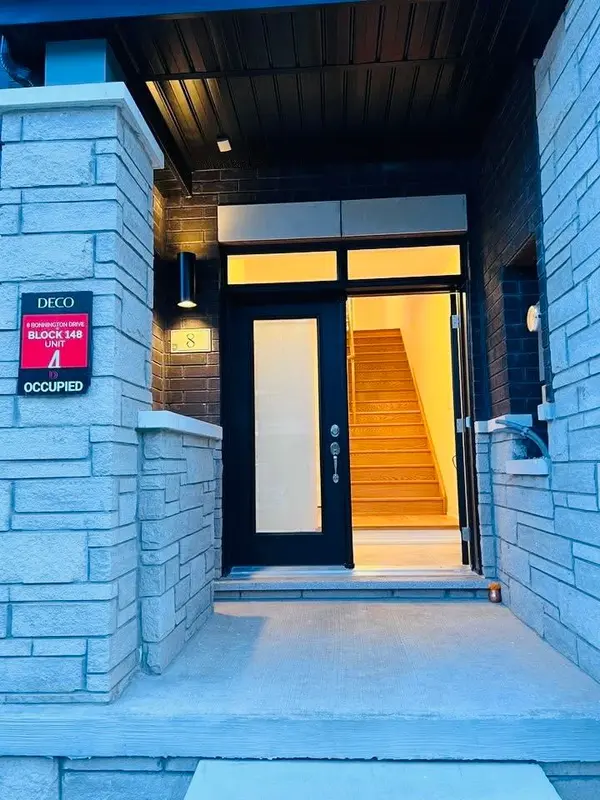 8 Bonnington DR, Brampton, ON L7A 5M1