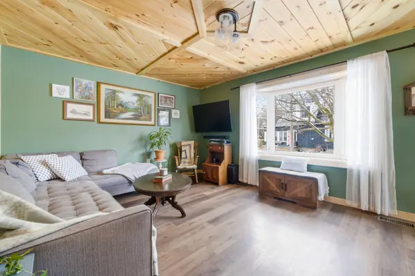 2 Duncan ST, Prince Edward County, ON K0K 1T0