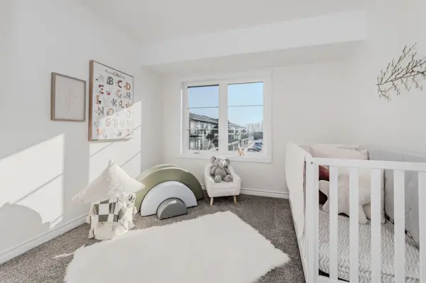 36 Thatcher DR, Guelph, ON N1L 0R8