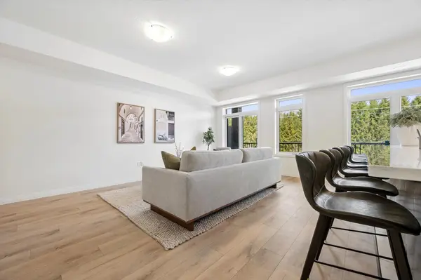 34 Thatcher DR, Guelph, ON N1L 0R8