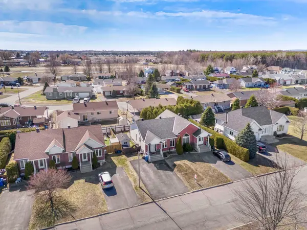 77 Richard ST, Alfred And Plantagenet, ON K0B 1A0