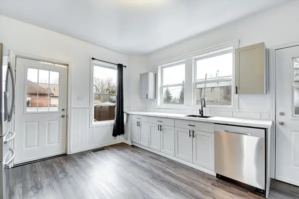 513 Romaine ST, Peterborough, ON K9J 2C8