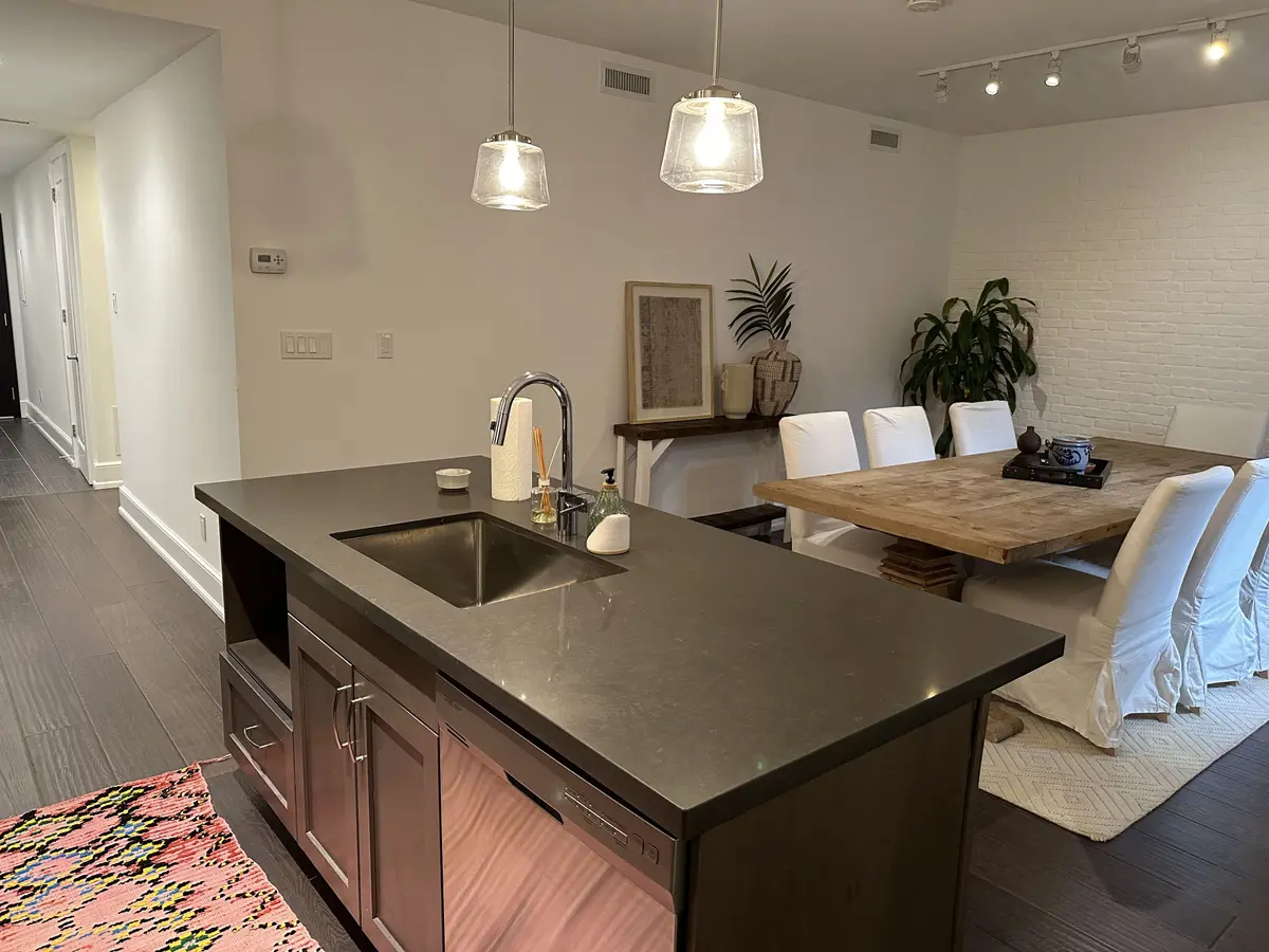 28 Madison AVE #02, Toronto C02, ON M5R 2S1