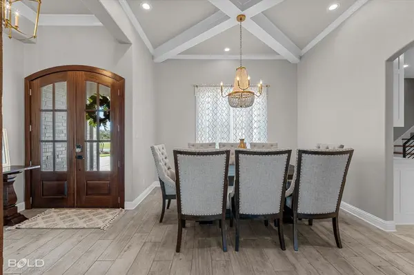 402 Erie Circle, Bossier City, LA 71111