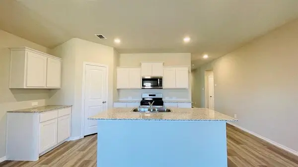 4260 TRICKLING CREEK Lane, Fort Worth, TX 76036