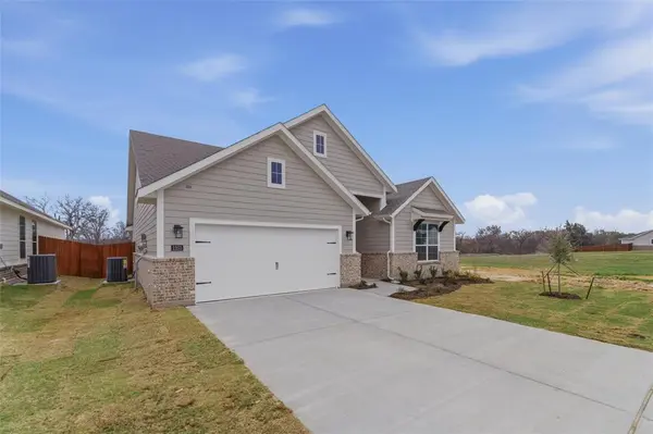 1253 Sabine River Lane, Springtown, TX 76082