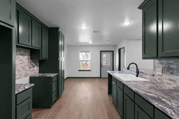 303 E Bois D Arc, Nocona, TX 76255