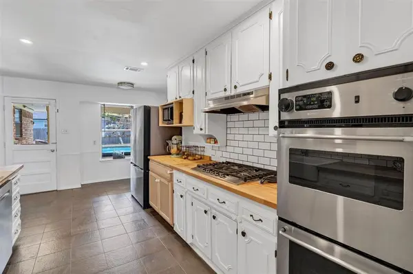 4025 Aragon Drive, Fort Worth, TX 76133