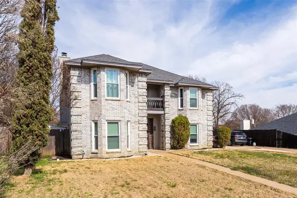 203 Hillside Drive, Kennedale, TX 76060