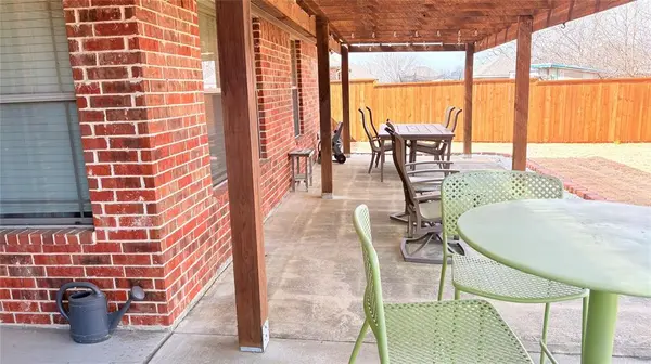 312 W Mcafee Drive, Mabank, TX 75147